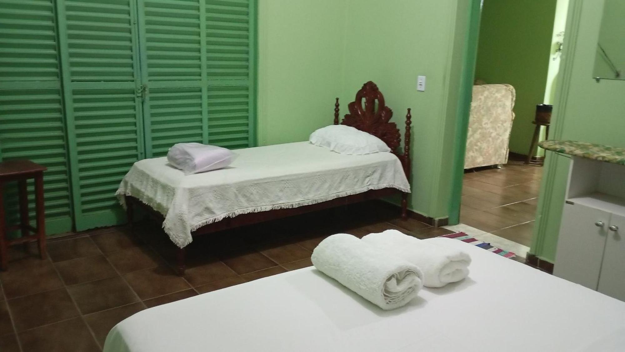 Hospedagem Casa Da Waldir, Quarto Suite 01 Goias Exterior photo
